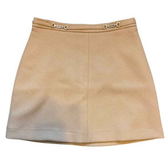 H&M Tan Beige Mini Skirt with Silver Hardware Detail at the Waist Size 8 - Picture 1 of 4